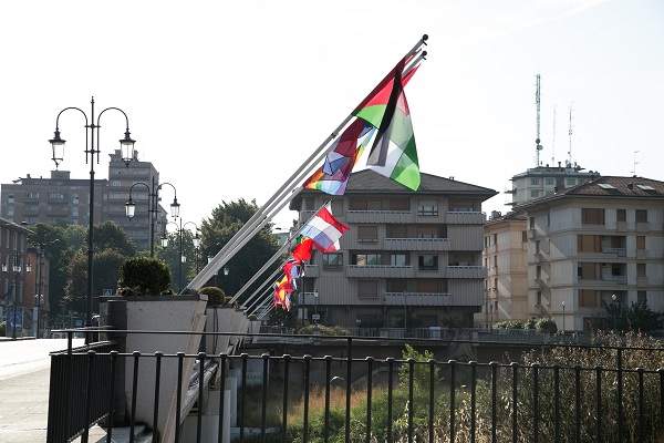 2016 07 26 nuove bandiere Ponte Nazioni-4