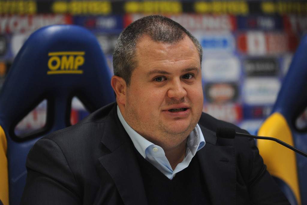 PARMA, ITALY - FEBRUARY 23:  Parma FC President Tommaso Ghirardi talks to the media during a press conference to officially annouce the partnership between Parma FC and Jangsu Sainty FC at Stadio Ennio Tardini on February 23, 2012 in Parma, Italy.  (Photo by Valerio Pennicino/Getty Images)