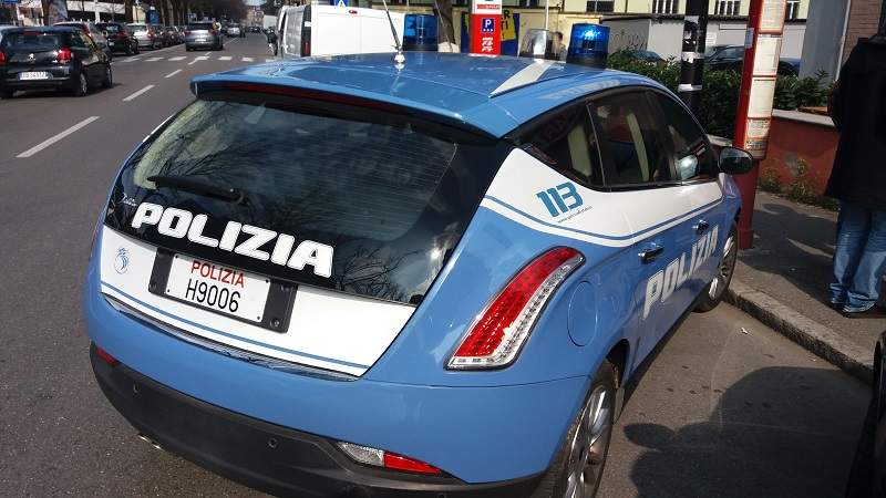 Polizia auto 2